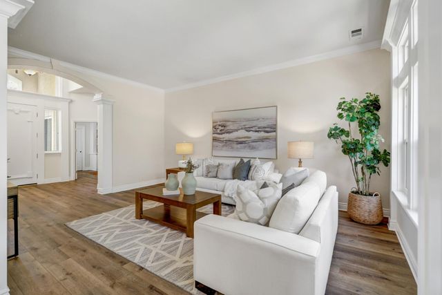 8691 Equus Ln, Fair Oaks, CA 95628