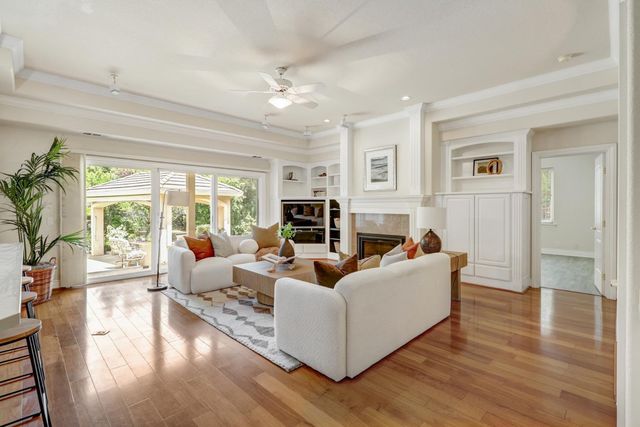 8691 Equus Ln, Fair Oaks, CA 95628