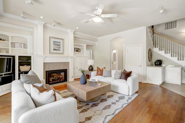 8691 Equus Ln, Fair Oaks, CA 95628