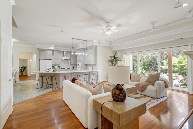 8691 Equus Ln, Fair Oaks, CA 95628