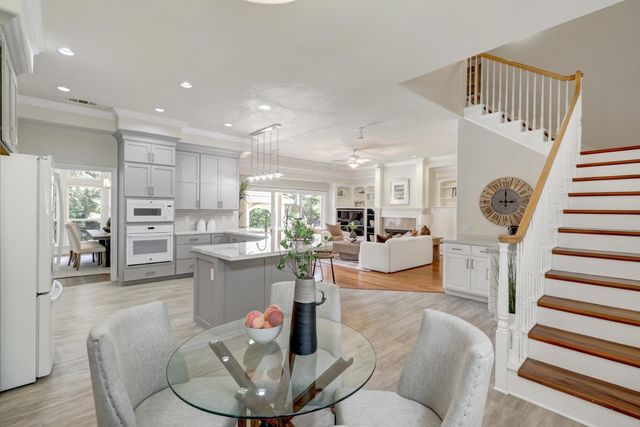 8691 Equus Ln, Fair Oaks, CA 95628