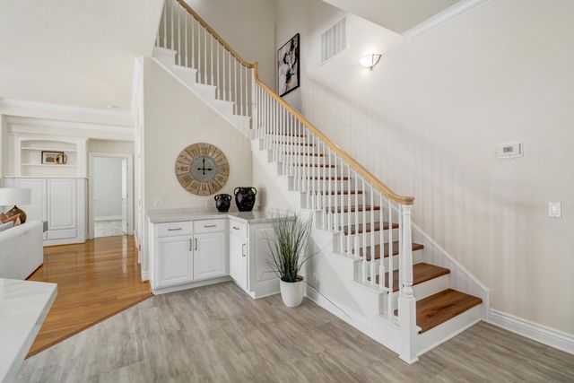 8691 Equus Ln, Fair Oaks, CA 95628