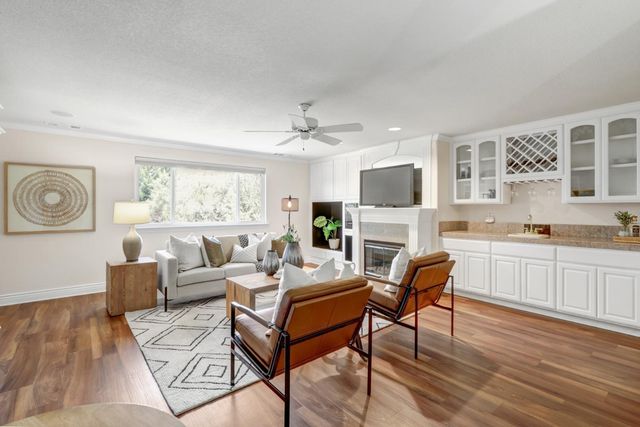 8691 Equus Ln, Fair Oaks, CA 95628
