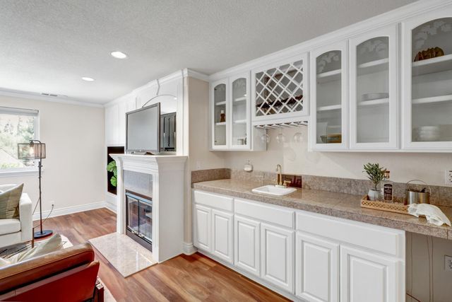 8691 Equus Ln, Fair Oaks, CA 95628