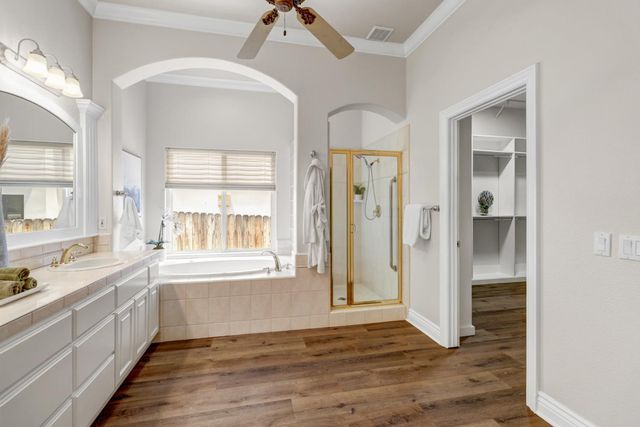 8691 Equus Ln, Fair Oaks, CA 95628