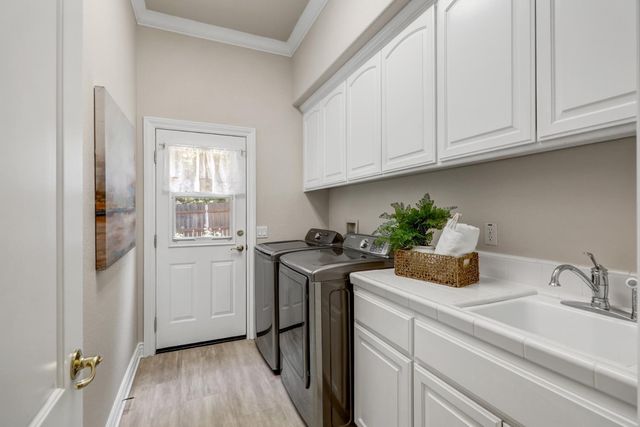 8691 Equus Ln, Fair Oaks, CA 95628