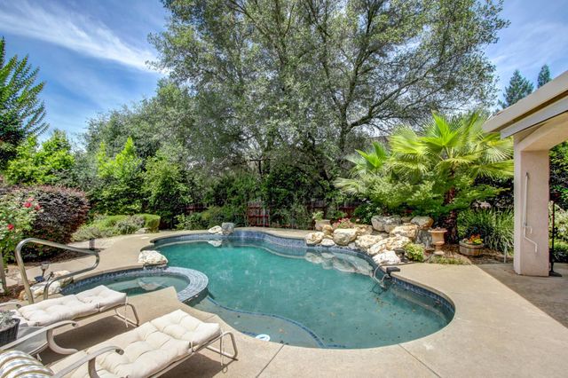 8691 Equus Ln, Fair Oaks, CA 95628