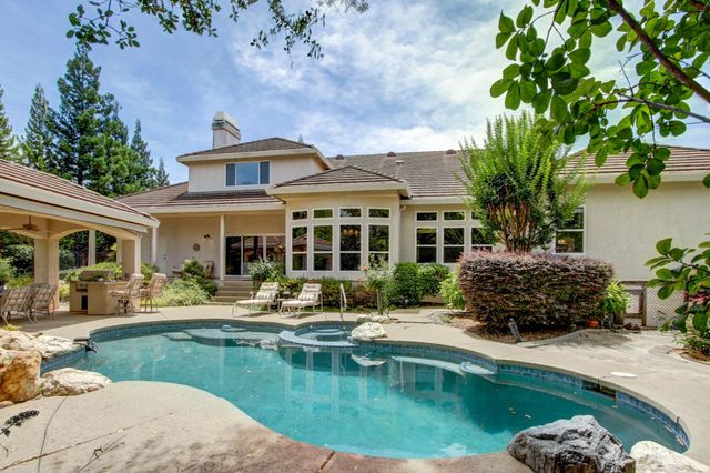 8691 Equus Ln, Fair Oaks, CA 95628