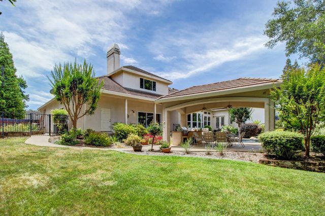 8691 Equus Ln, Fair Oaks, CA 95628