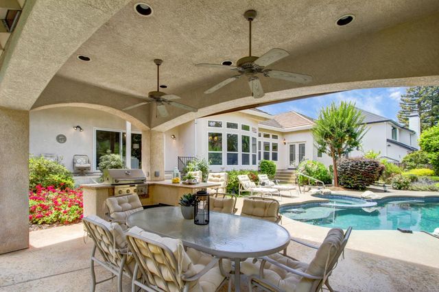 8691 Equus Ln, Fair Oaks, CA 95628