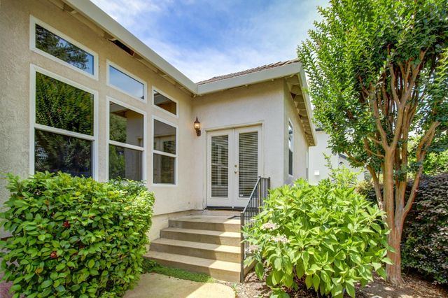 8691 Equus Ln, Fair Oaks, CA 95628