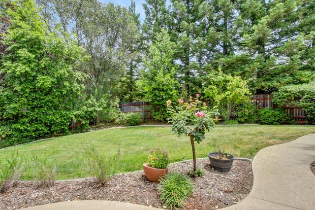 8691 Equus Ln, Fair Oaks, CA 95628