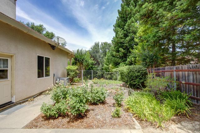 8691 Equus Ln, Fair Oaks, CA 95628