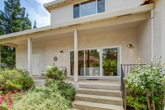 8691 Equus Ln, Fair Oaks, CA 95628
