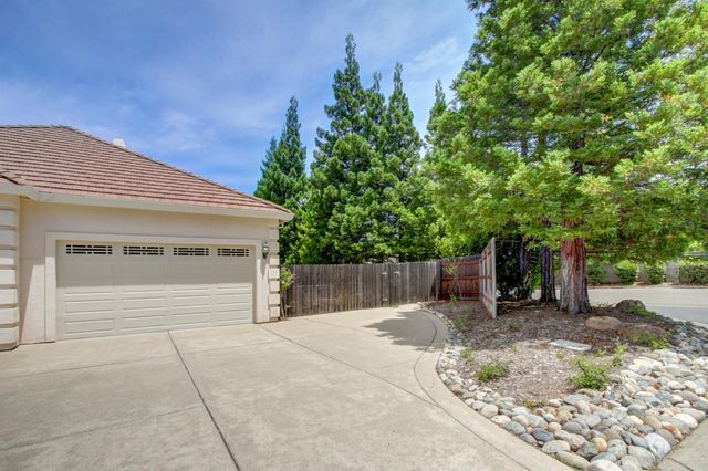 8691 Equus Ln, Fair Oaks, CA 95628