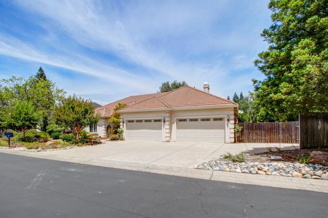 8691 Equus Ln, Fair Oaks, CA 95628