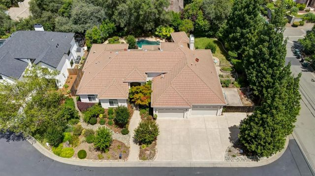8691 Equus Ln, Fair Oaks, CA 95628