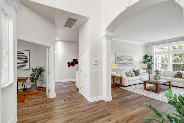 8691 Equus Ln, Fair Oaks, CA 95628