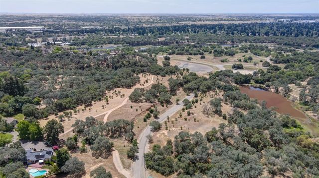 8691 Equus Ln, Fair Oaks, CA 95628