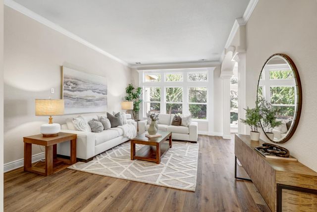 8691 Equus Ln, Fair Oaks, CA 95628