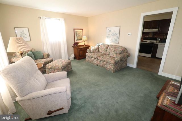 12 PHAETON DR, Hamilton, NJ 08690
