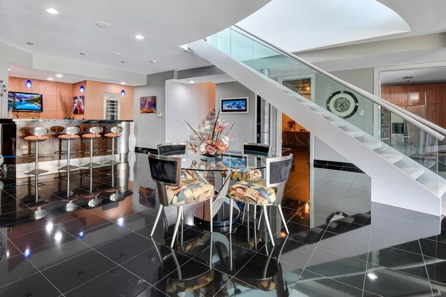 9233 Falling Waters Drive W, Burr Ridge, IL 60527