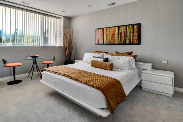 9233 Falling Waters Drive W, Burr Ridge, IL 60527