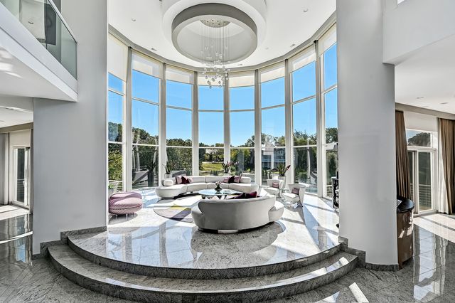 9233 Falling Waters Drive W, Burr Ridge, IL 60527