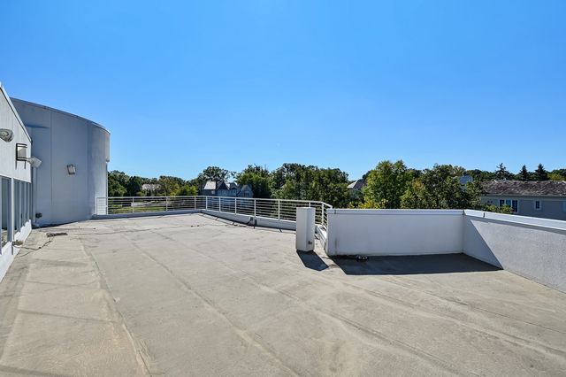 9233 Falling Waters Drive W, Burr Ridge, IL 60527