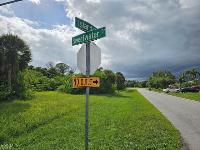 105 Island CT, Rotonda West, FL 33947