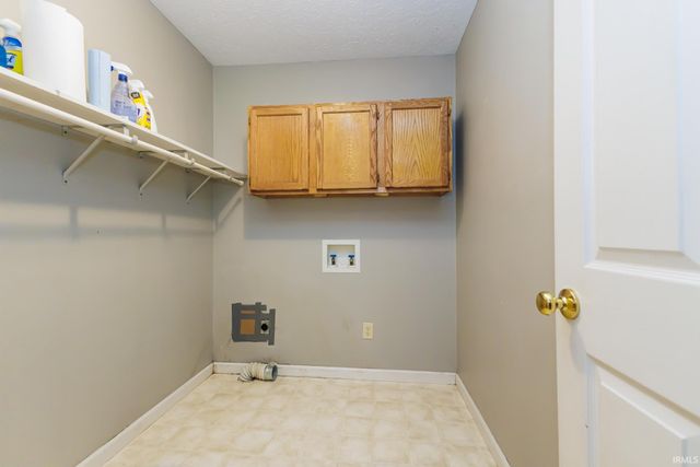 5000 W QUAIL RIDGE Drive, Muncie, IN 47304