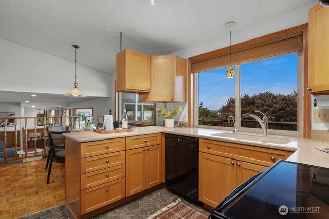 7404 100th Avenue SW, Lakewood, WA 98498