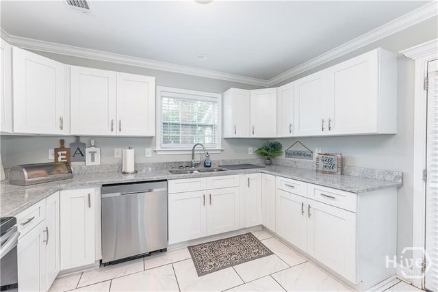 112 W 52nd Street, Savannah, GA 31405