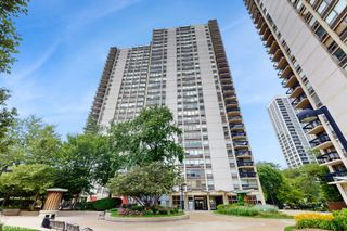 1360 N Sandburg Terrace 2605C, Chicago, IL 60610