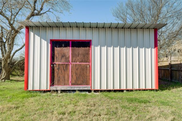 209 Trailwind Street, Gun Barrel City, TX 75156