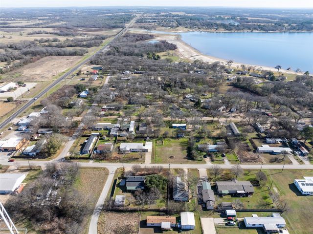 209 Trailwind Street, Gun Barrel City, TX 75156