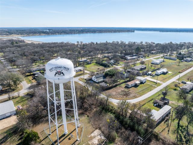 209 Trailwind Street, Gun Barrel City, TX 75156