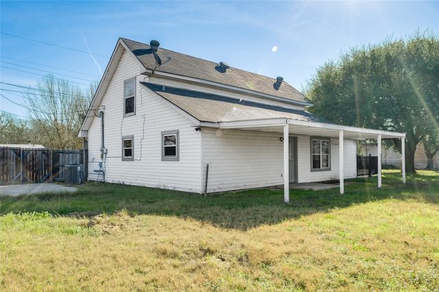 209 Trailwind Street, Gun Barrel City, TX 75156