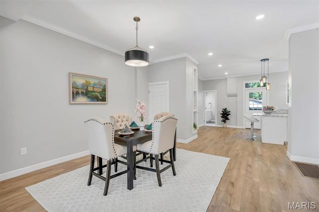 3006 Virginia Avenue, St Louis, MO 63118