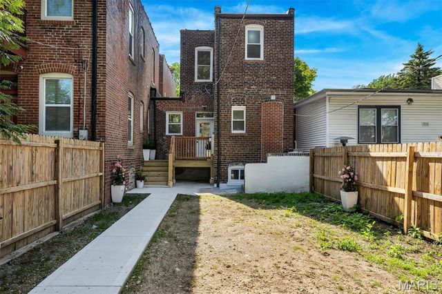 3006 Virginia Avenue, St Louis, MO 63118