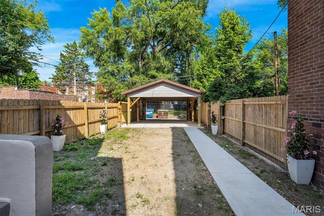 3006 Virginia Avenue, St Louis, MO 63118