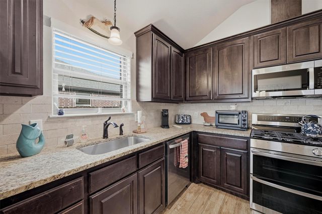 502 Pathfinder Street, Collinsville, TX 76233