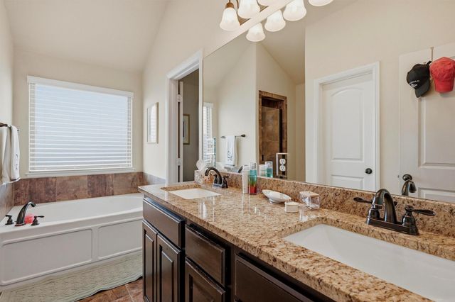 502 Pathfinder Street, Collinsville, TX 76233