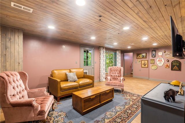 8 Kiswick Circle, Bella Vista, AR 72714