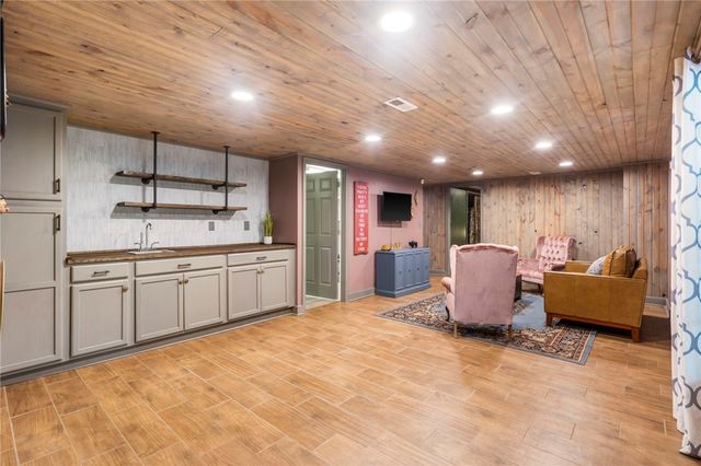 8 Kiswick Circle, Bella Vista, AR 72714