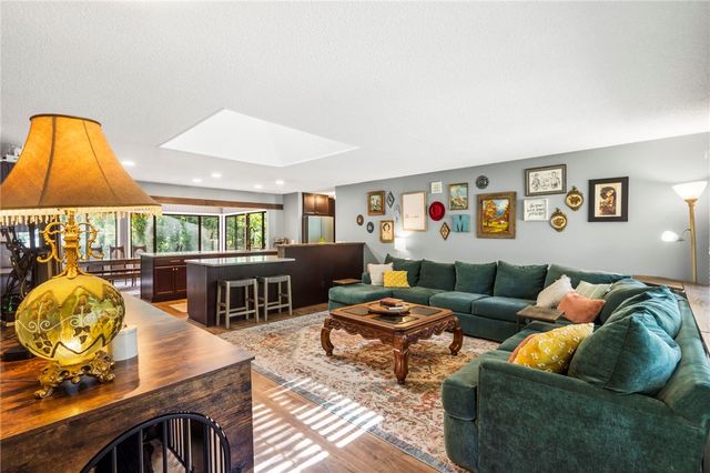 8 Kiswick Circle, Bella Vista, AR 72714