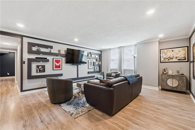 2965 Pharr Court South NW 512, Atlanta, GA 30305