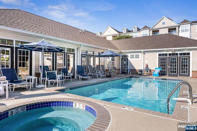 4142 Cory Lane, Elmwood Park, NJ 07407