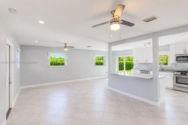 6255 SW 62nd Ct, South Miami, FL 33143