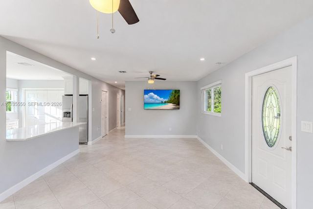 6255 SW 62nd Ct, South Miami, FL 33143